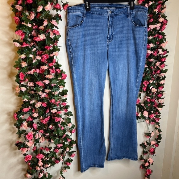 Old Navy Kicker Bootcut Jeans Plus Size Casual Demim Womens 18 Casual Comfort - Picture 2 of 11